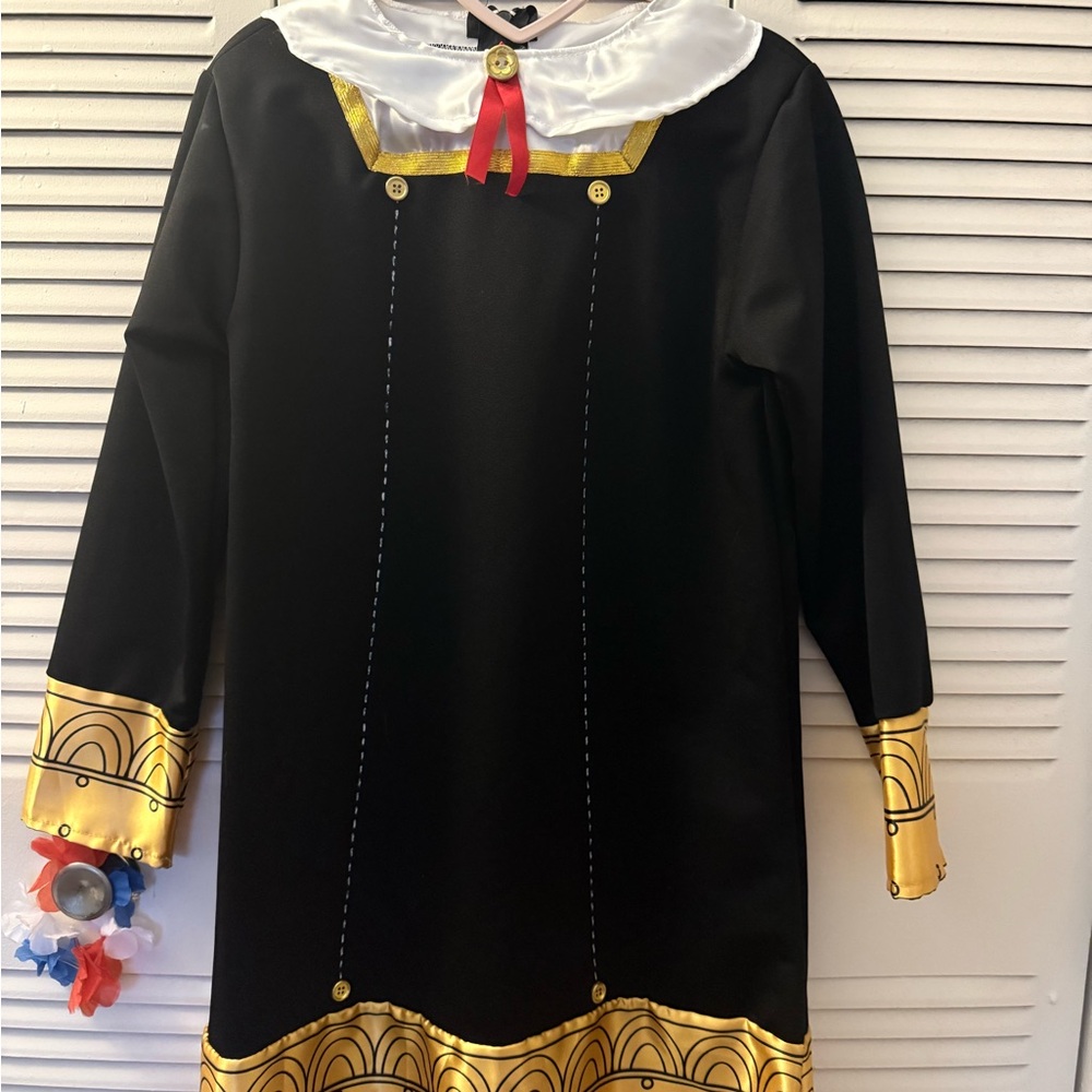 Kids Black and Gold Costume with White Collar